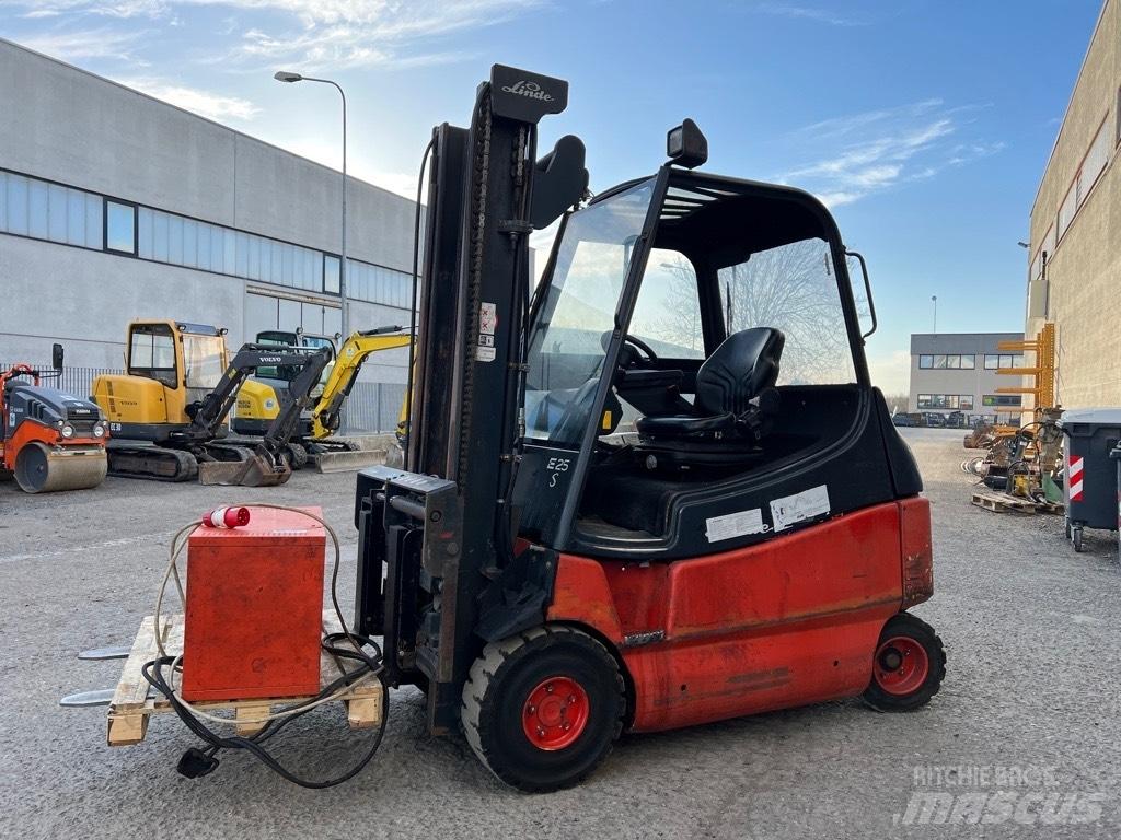 Linde E 25 Stivuitor electric