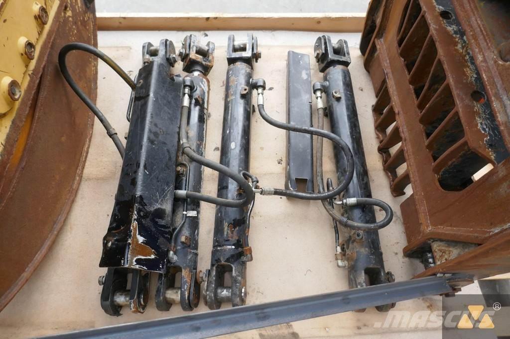 CAT 525D Grapple Transport - Altele