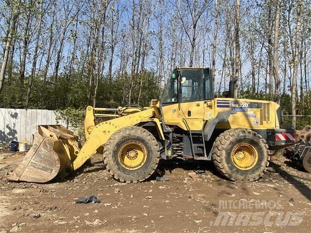 Komatsu WA320-5 Buldoexcavatoare