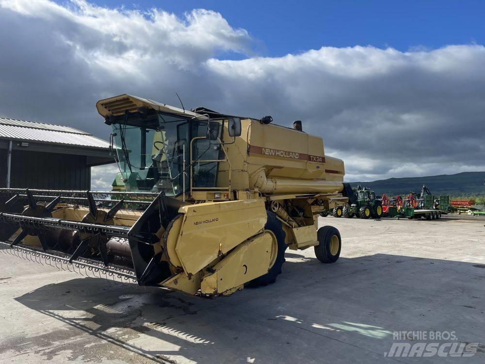 New Holland TX 34 Combine de secerat