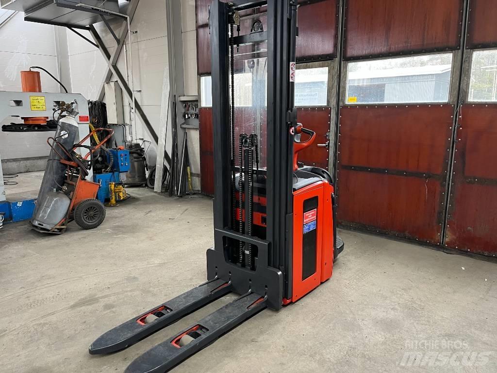Linde L14AP Transpaleti autopropulsanti