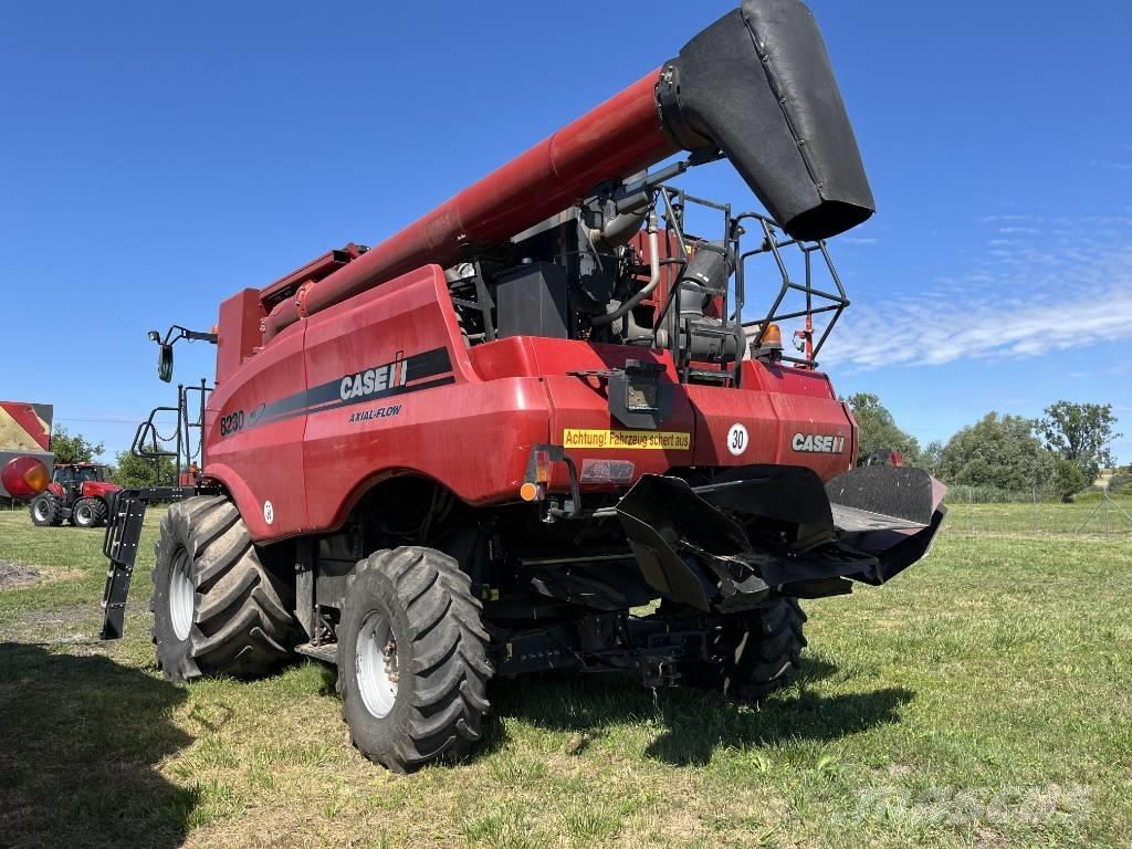 Case IH AF 8230 Combine de secerat