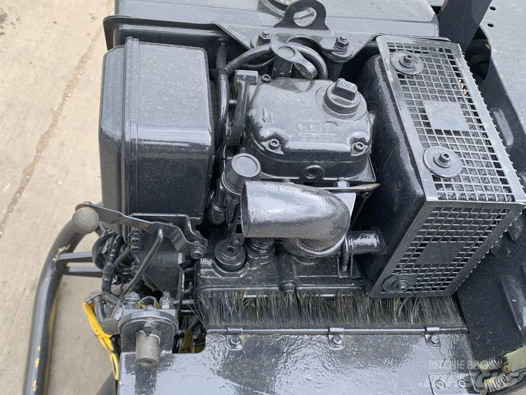 Mecalac MBR 71 Cilindri compactori tractabili cu vibratii