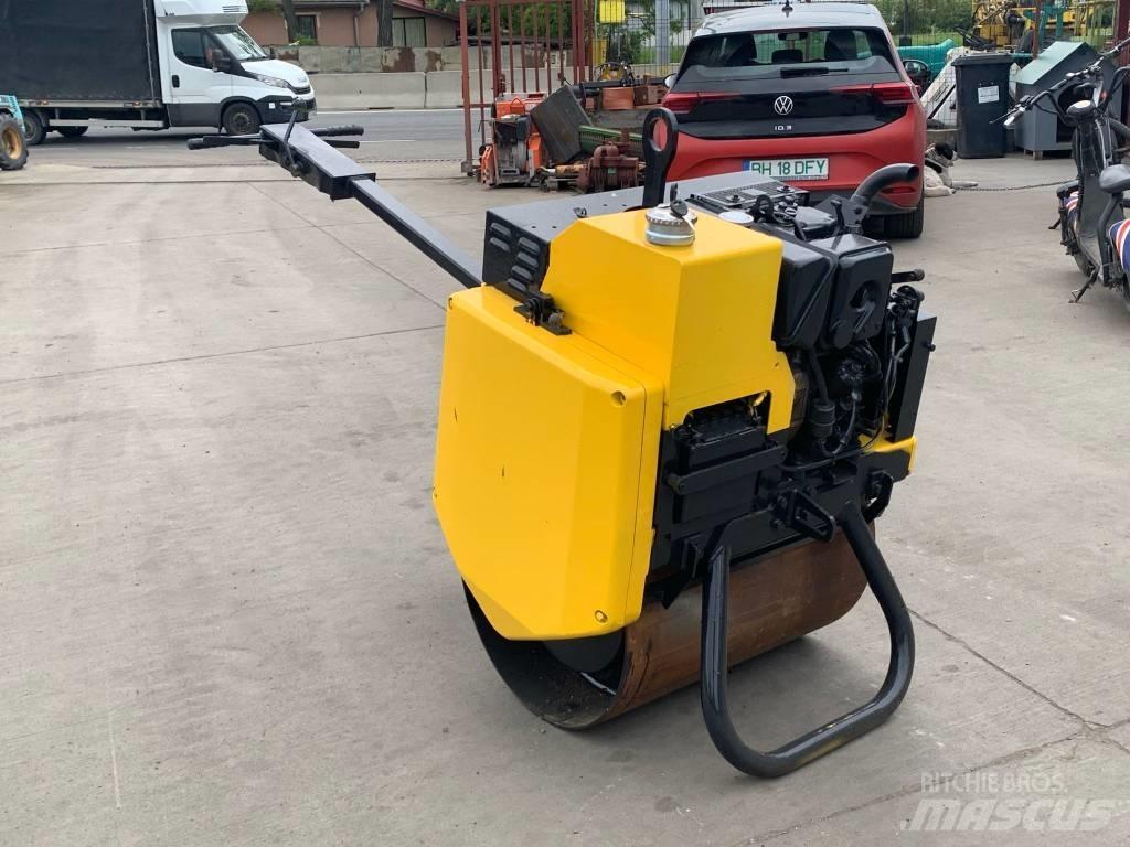Mecalac MBR 71 Cilindri compactori tractabili cu vibratii