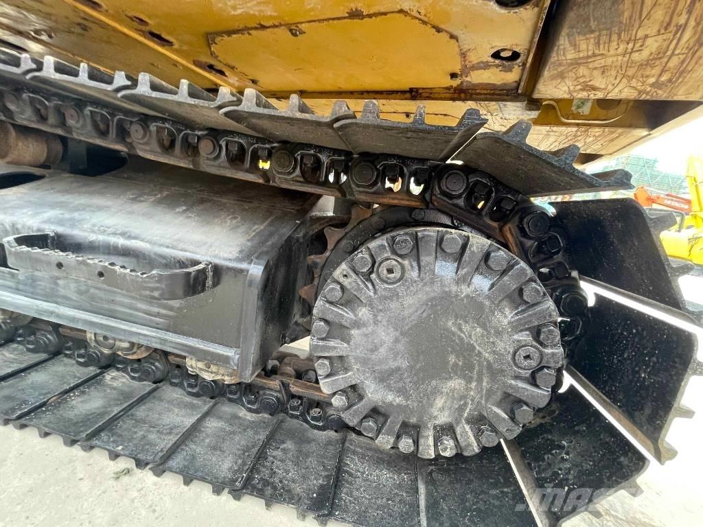 CAT 323 D Excavatoare pe șenile

