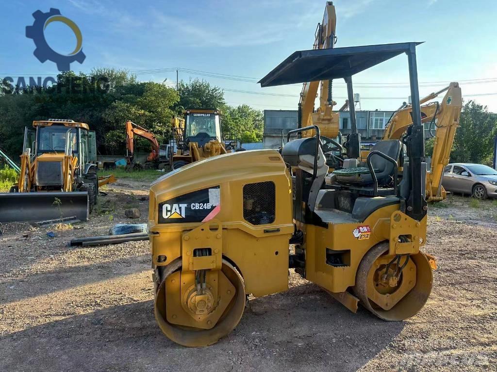 CAT CB24B Cilindri compactori dubli