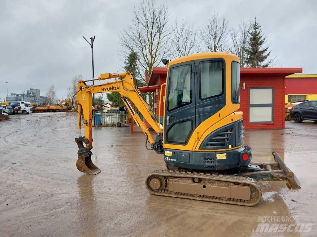 Hyundai R25Z-9AK Mini excavatoare < 7t
