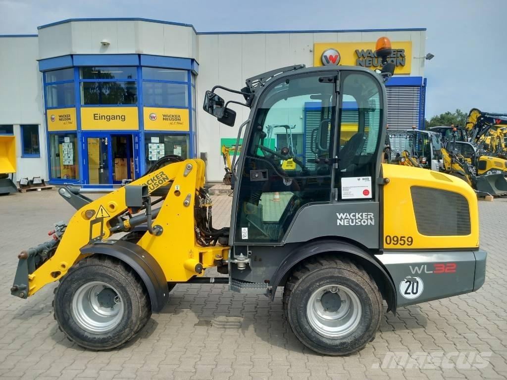 Wacker Neuson WL32 Incarcator pe pneuri