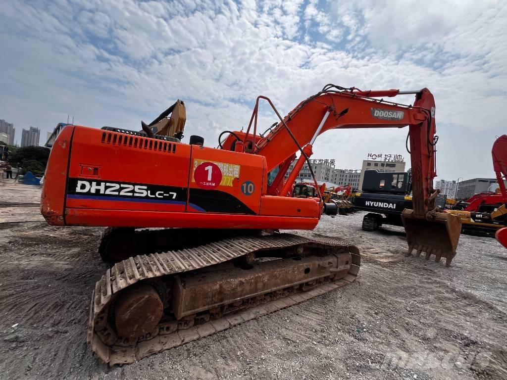 Doosan DH 225 LC-7 Excavatoare pe șenile

