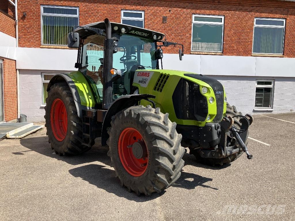 CLAAS Arion 640 CIS+ Tractoare