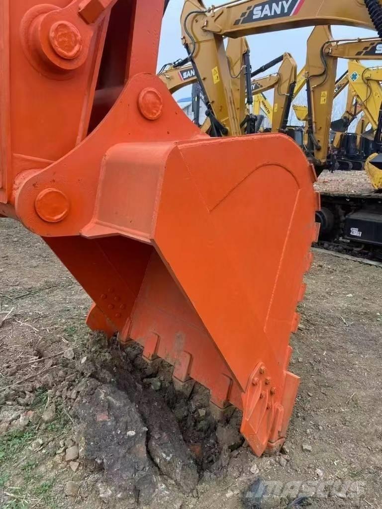 Hitachi 360 Excavatoare pe șenile
