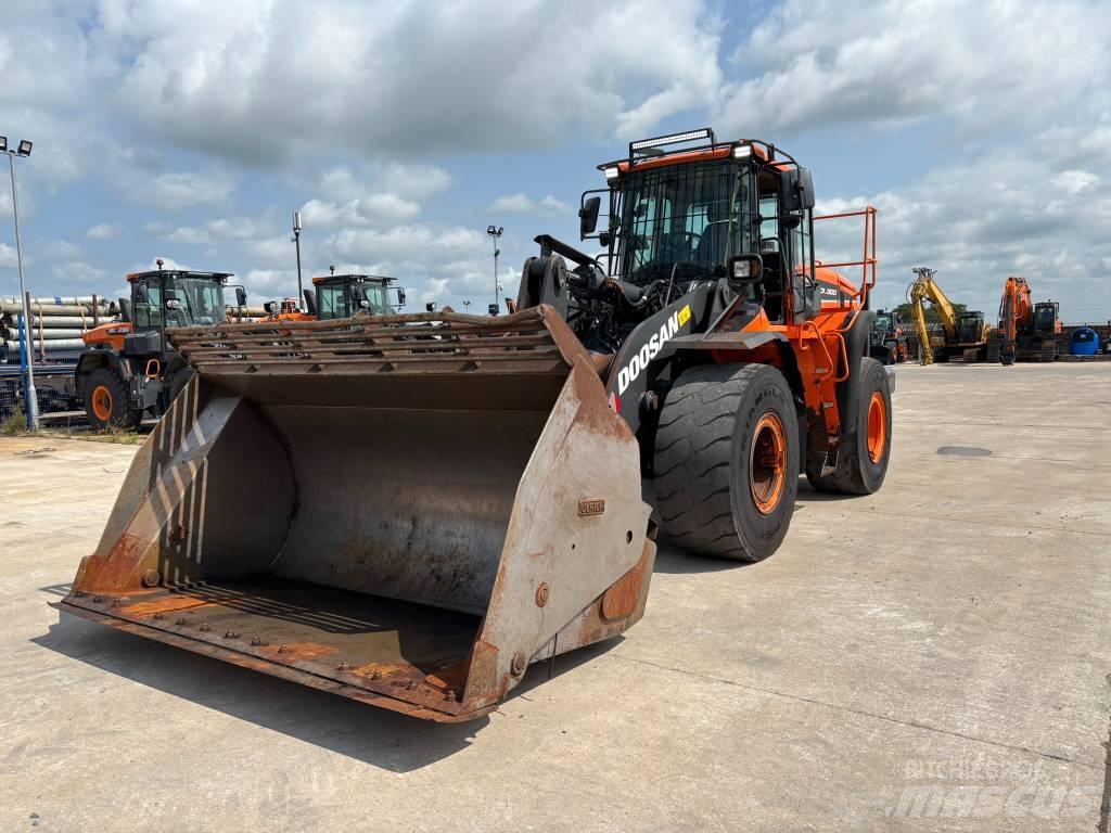 Doosan DL 300-5 Incarcator pe pneuri