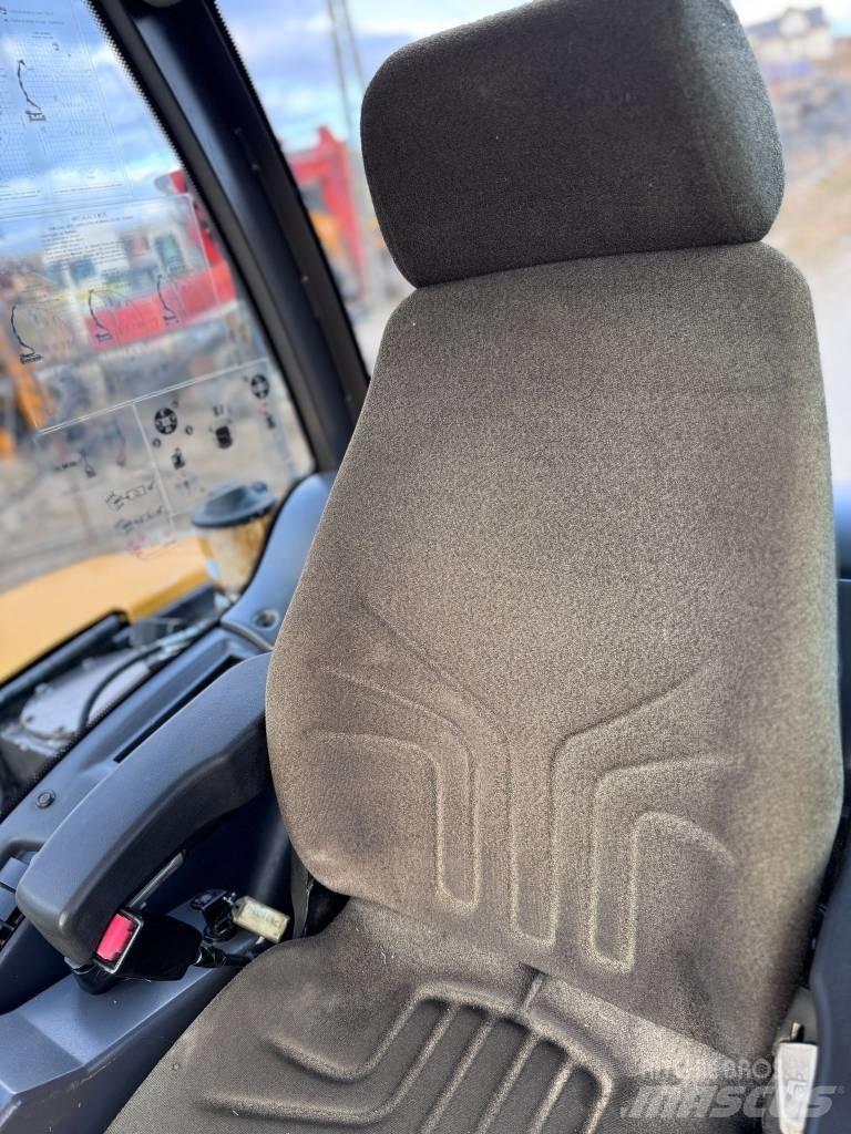 Mecalac 8 MCR Excavatoare pe șenile
