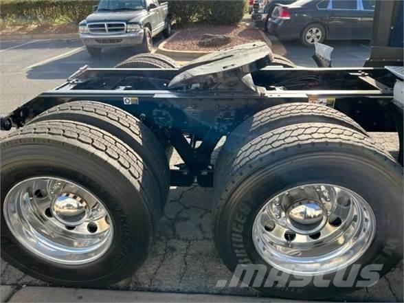Kenworth T680 Autotractoare
