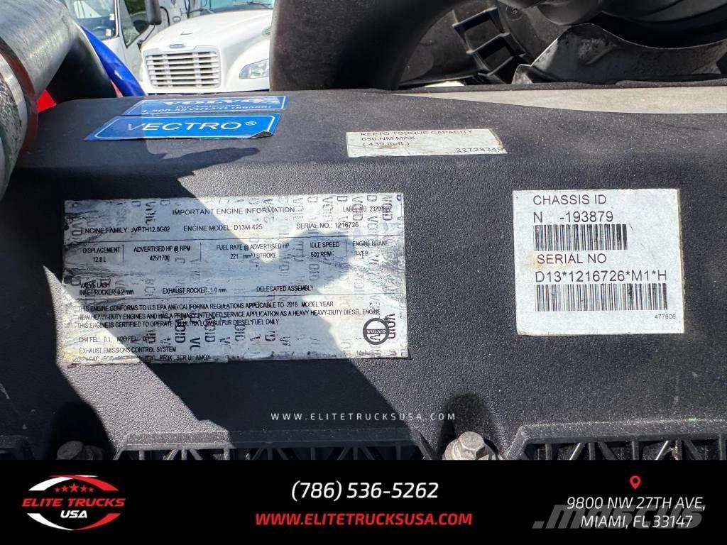 Volvo Commercial VNL Autotractoare