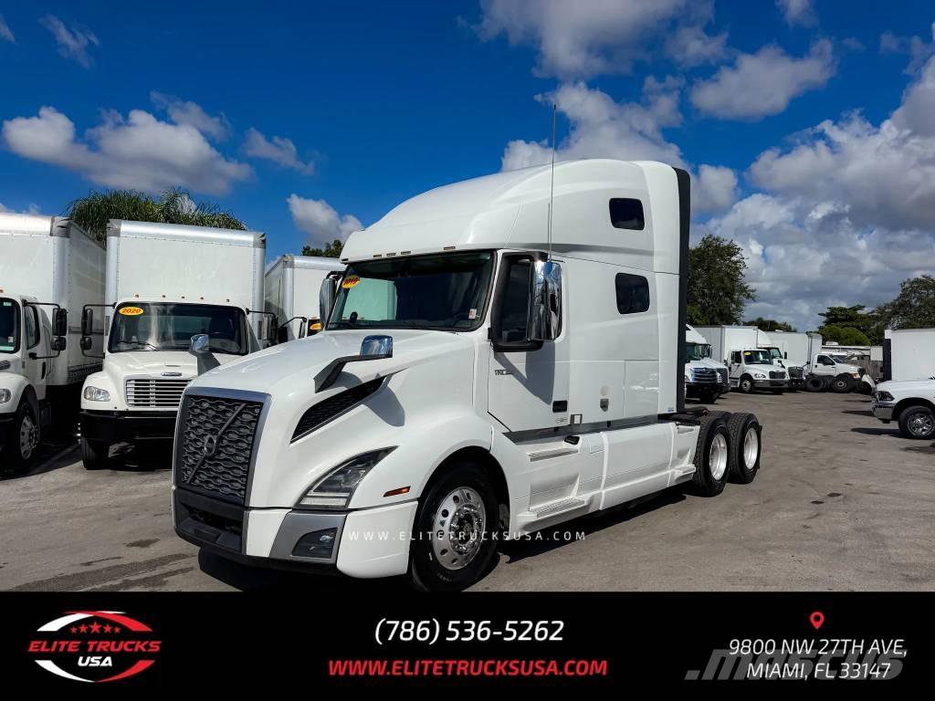 Volvo Commercial VNL Autotractoare