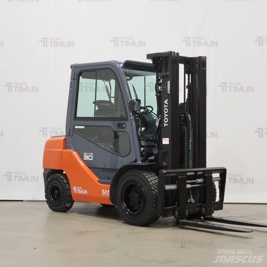 Toyota 02-8FDF30 Stivuitor diesel