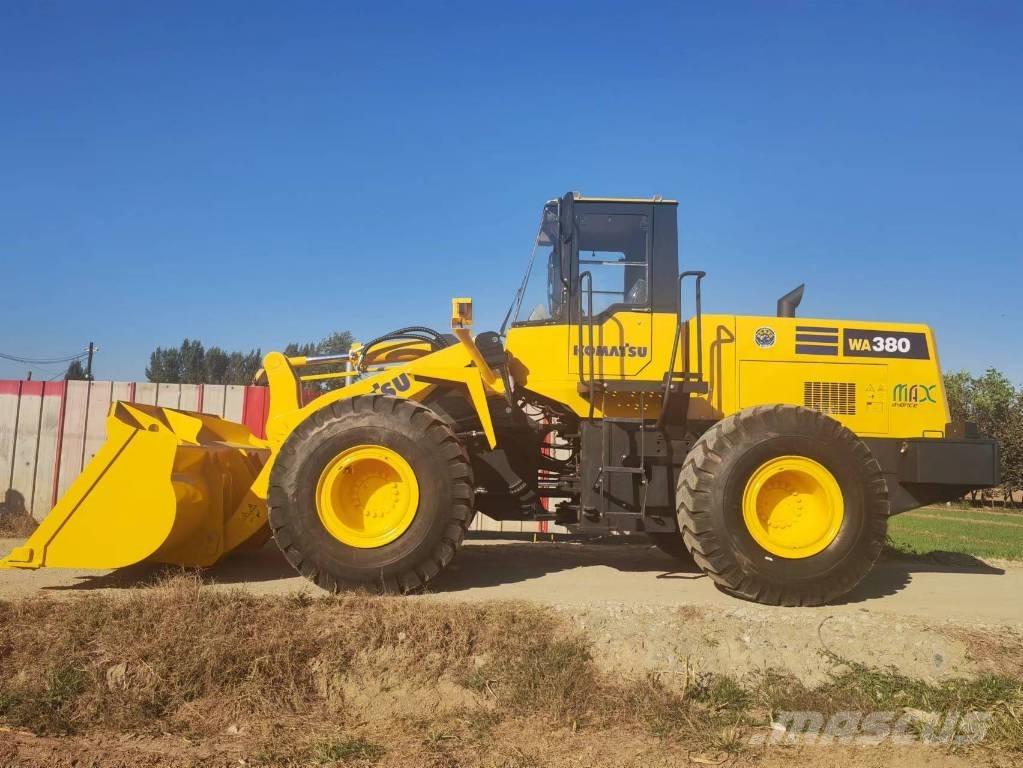 Komatsu WA 320 Incarcator pe pneuri