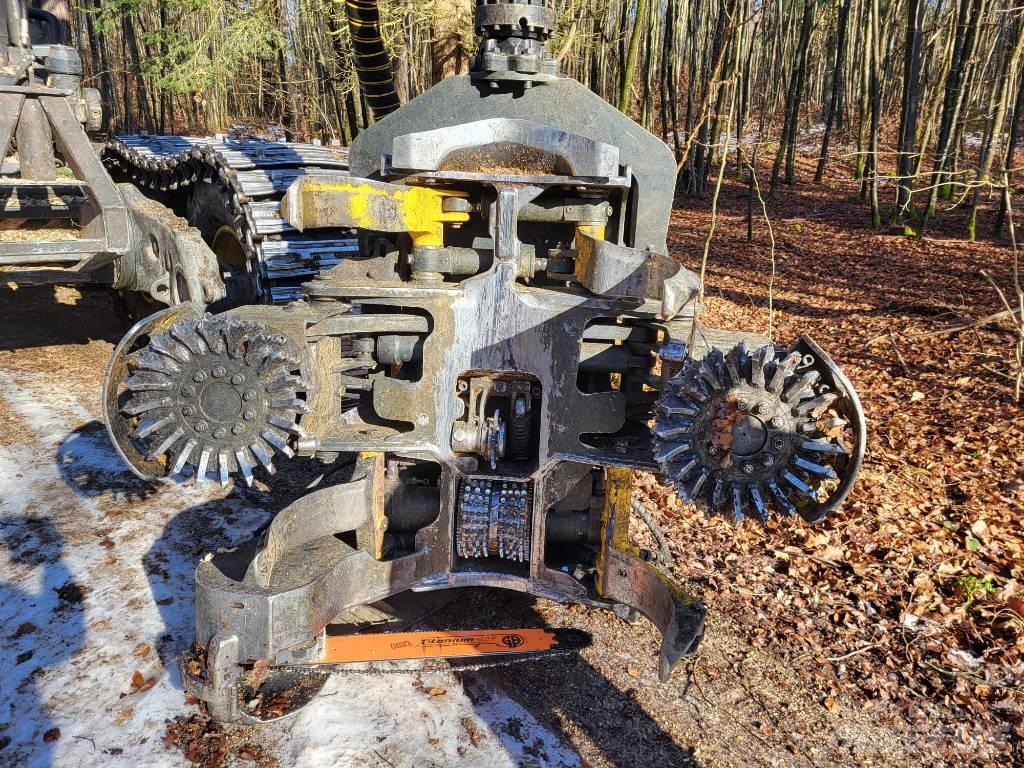Ponsse Bear 8W Combine forestiere