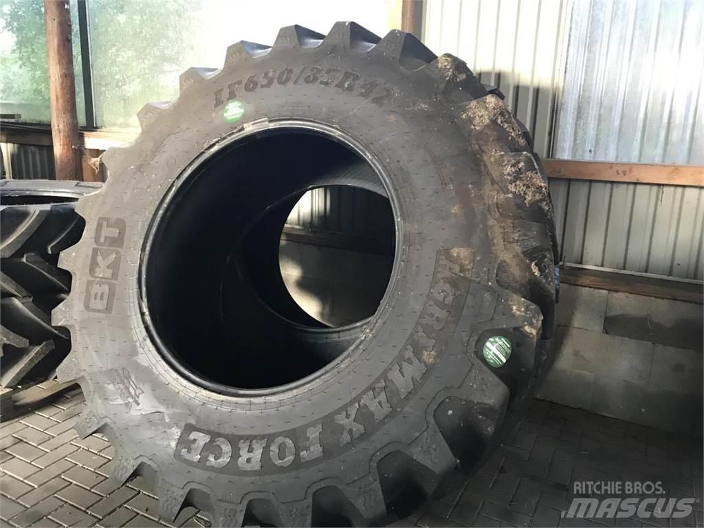BKT 650/85R42 IF Roti