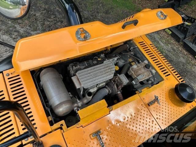JCB JS190N LC Excavatoare pe șenile
