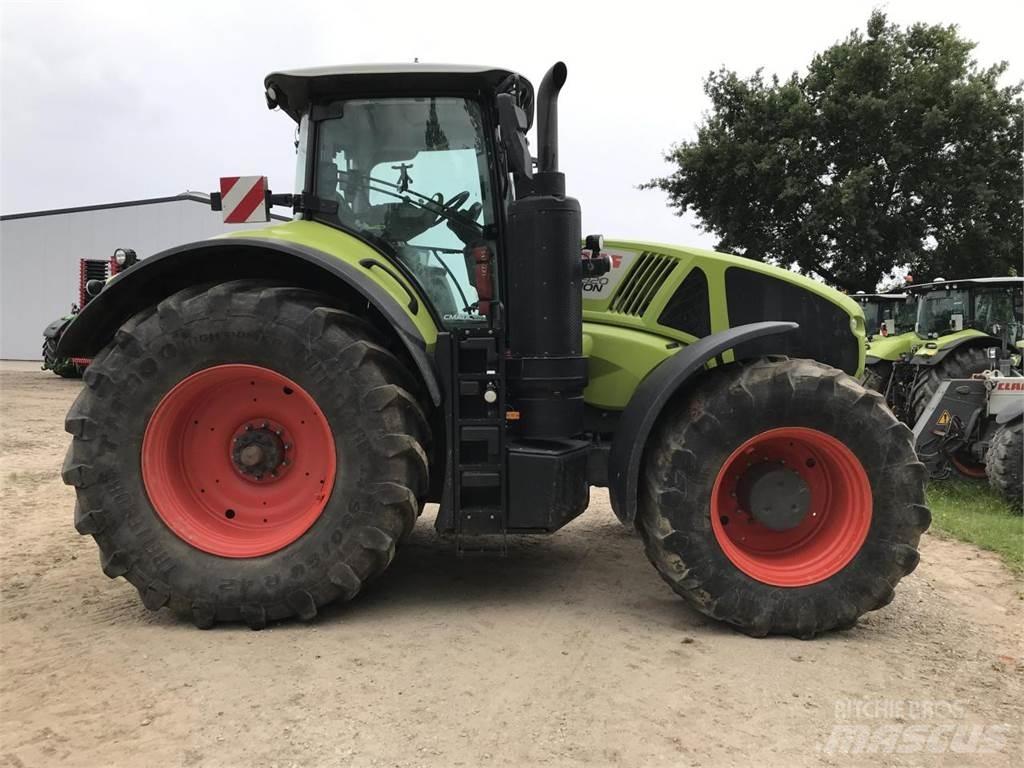 CLAAS Axion 920 Tractoare
