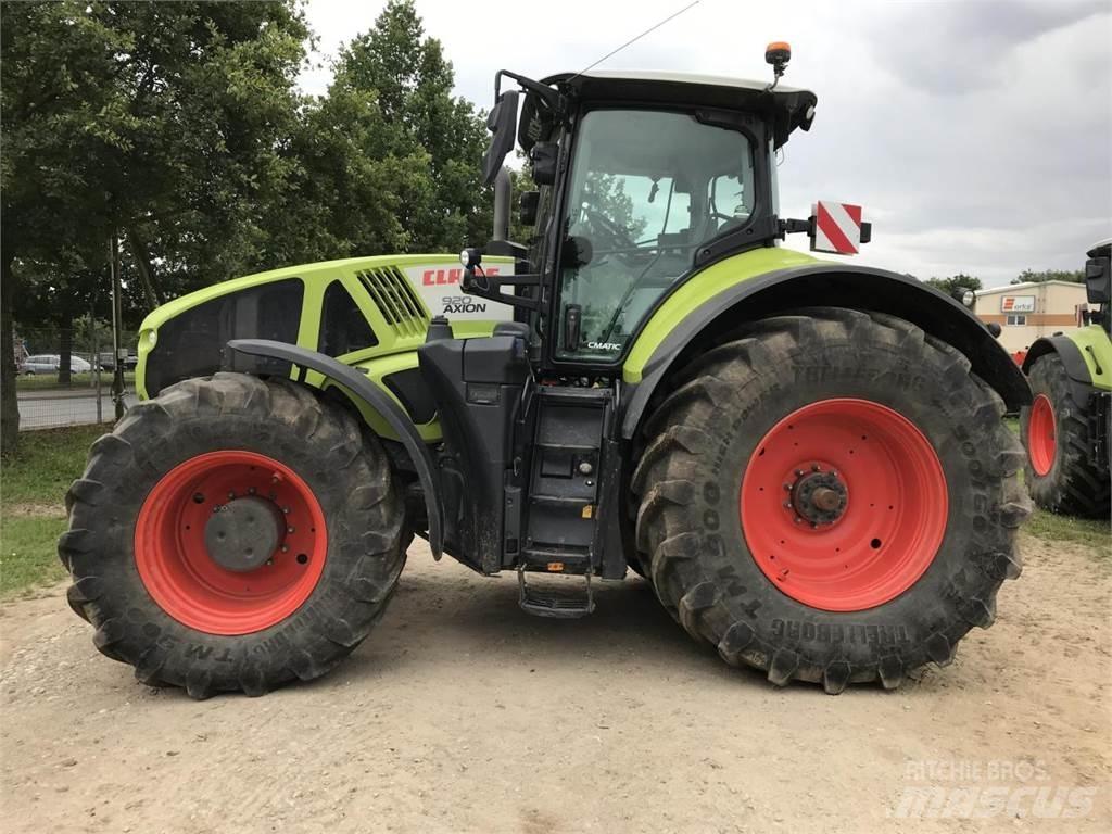 CLAAS Axion 920 Tractoare