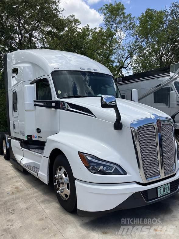 Kenworth T680 Autotractoare