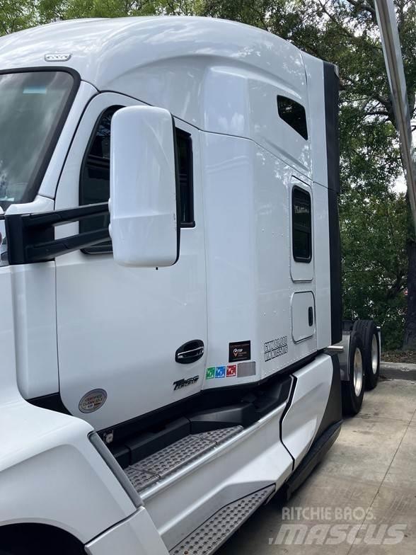 Kenworth T680 Autotractoare