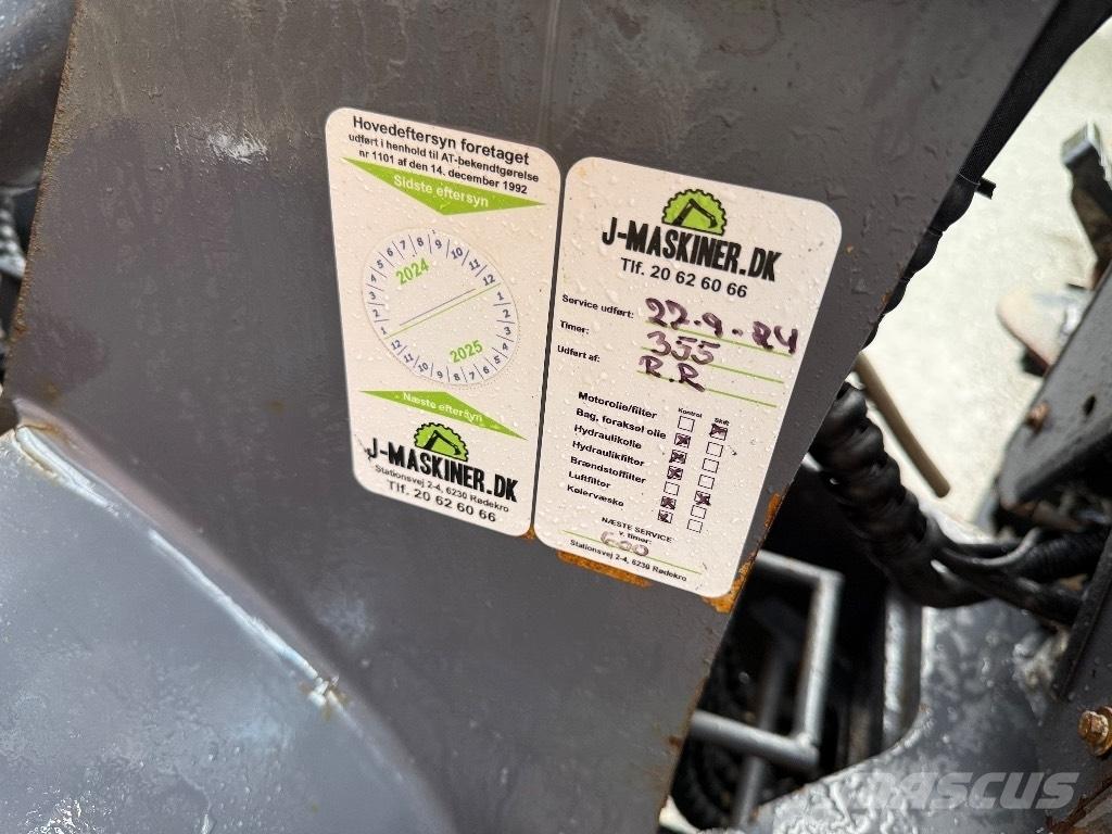 Eurotrac W10 Incarcator pe pneuri