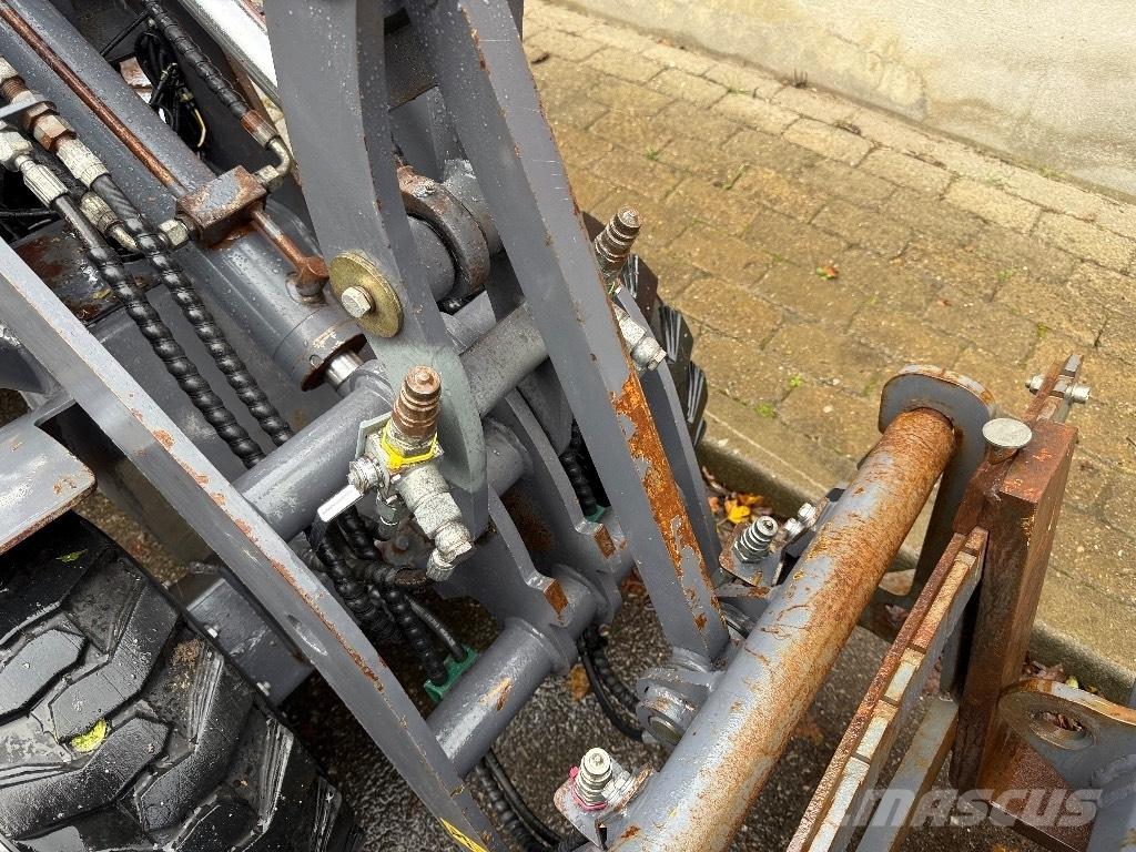 Eurotrac W10 Incarcator pe pneuri