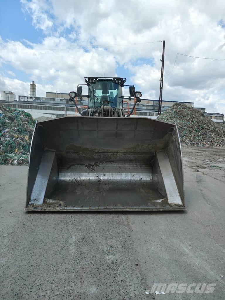 Doosan DL 320-7 Incarcator pe pneuri