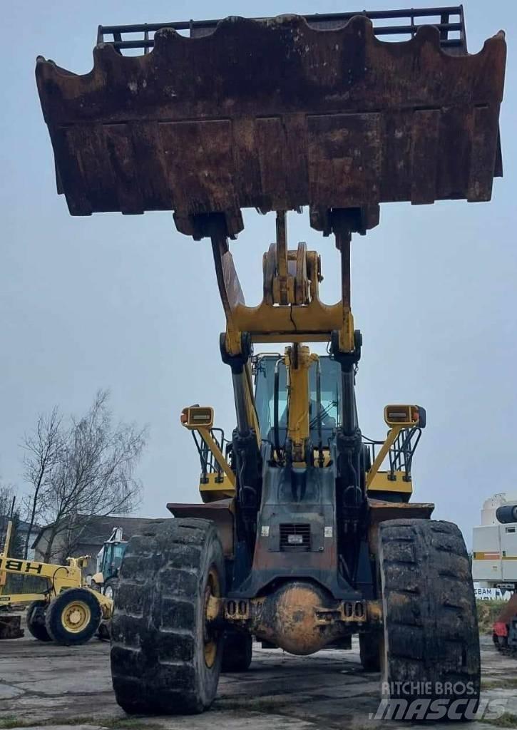Komatsu WA 600-6 Incarcator pe pneuri