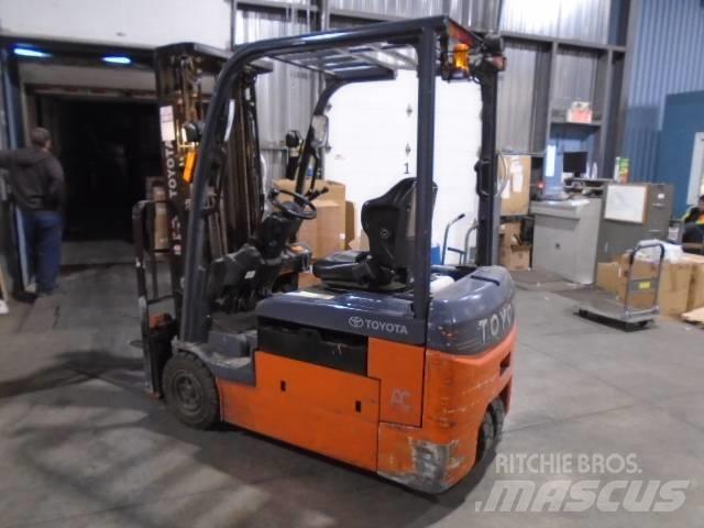 Toyota 8FBE20U Transpaleti autopropulsanti