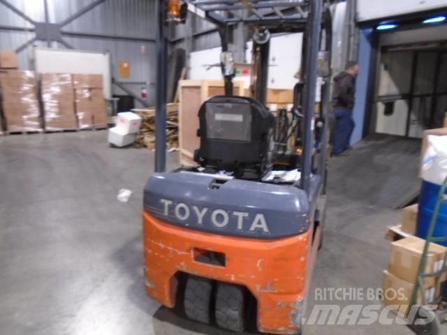Toyota 8FBE20U Transpaleti autopropulsanti