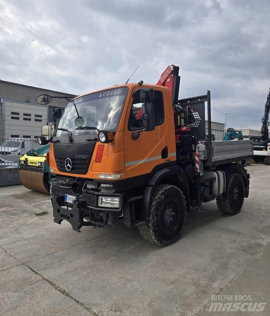 Unimog U20 Furgonete basculante