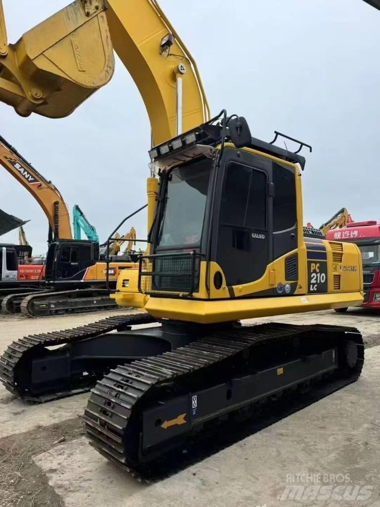 Komatsu 210LC-8 Excavatoare pe șenile

