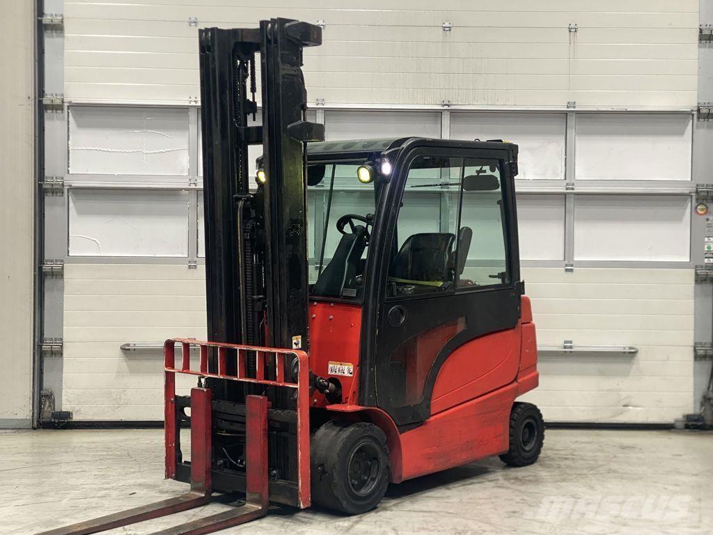 Hyster J3.0XN Stivuitor electric