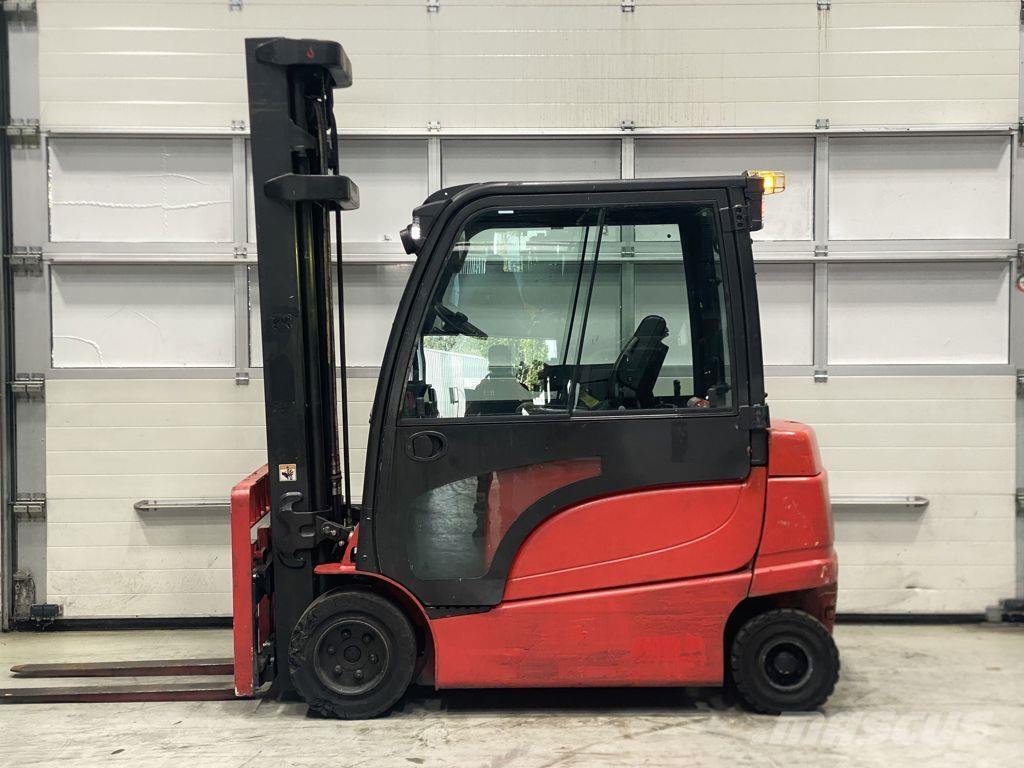 Hyster J3.0XN Stivuitor electric