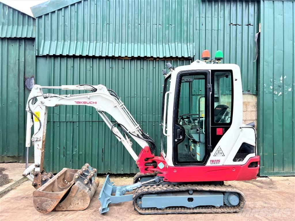 Takeuchi TB225 Mini excavatoare < 7t
