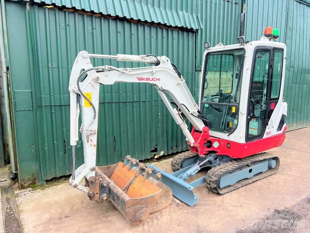 Takeuchi TB225 Mini excavatoare < 7t