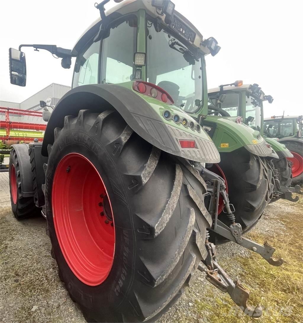 Fendt 820 Vario Tractoare