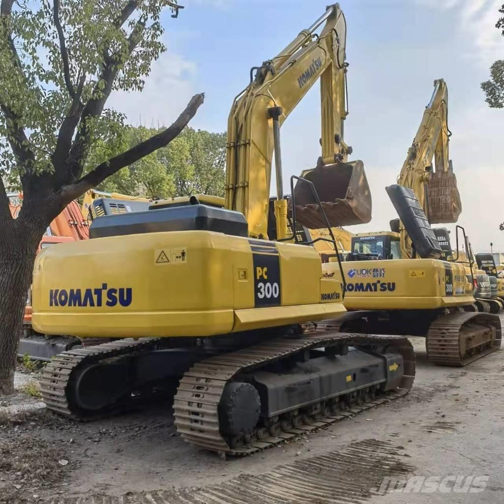 Komatsu PC 300 Excavatoare pe șenile
