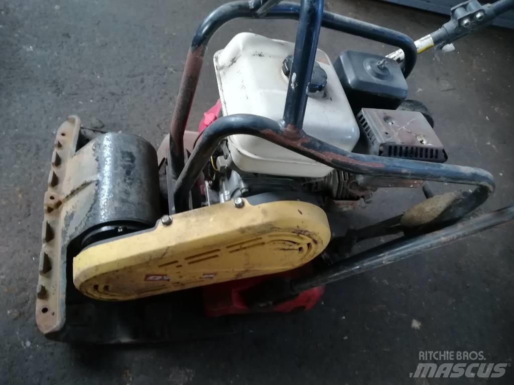  DESKA  VIBRAČNÍ  LF  75 Compactor