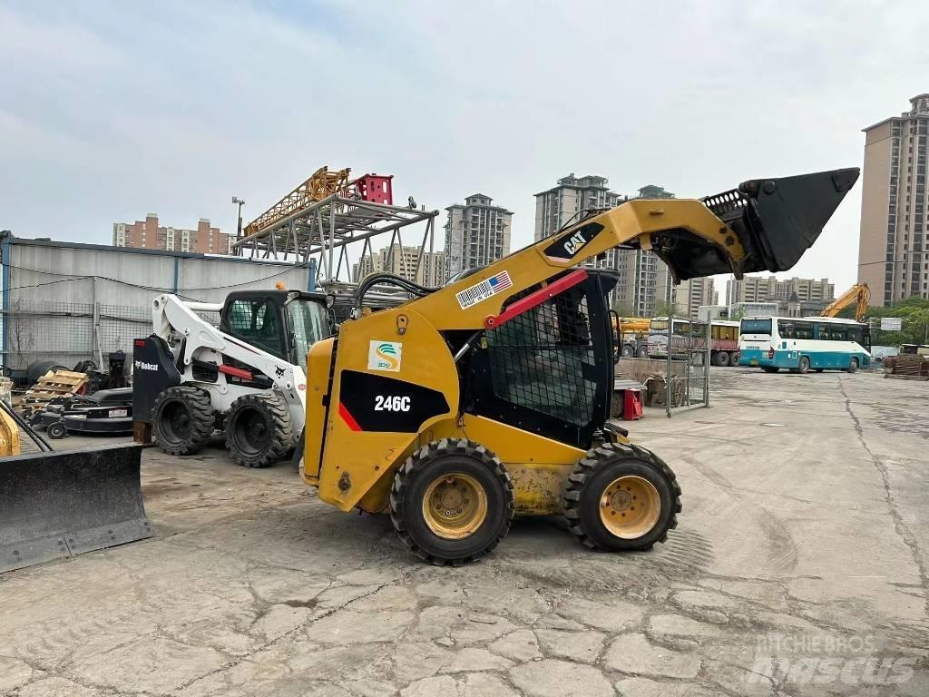 CAT 246 C Mini incarcator