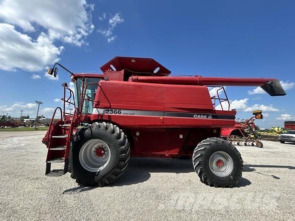 Case IH 2366 Combine de secerat