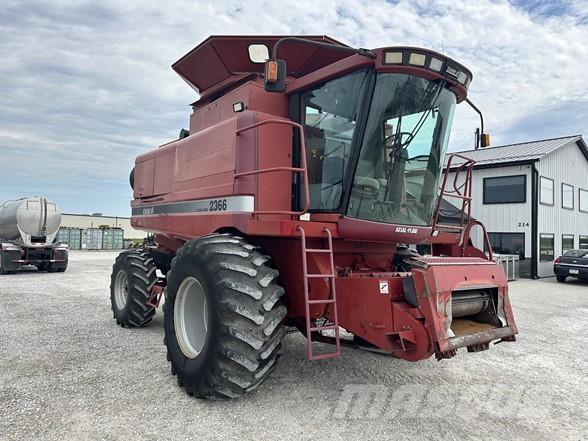 Case IH 2366 Combine de secerat