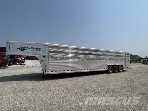 CUSTOM CLASSIC Remorci transport animale