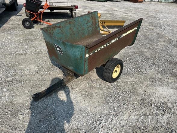 John Deere 15 Alte remorci