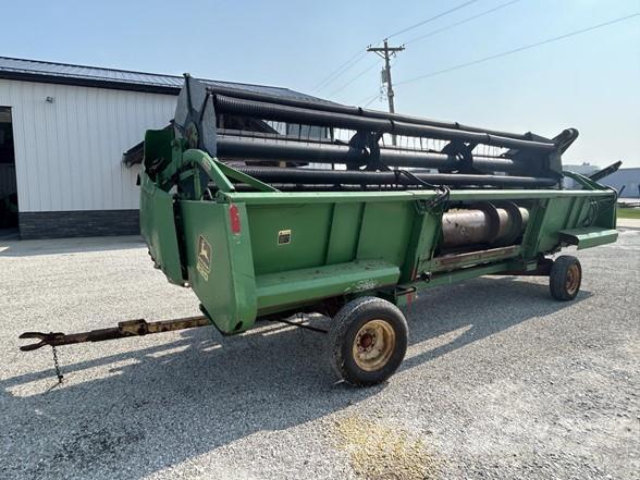 John Deere 220 Combine capete pentru culegatoare